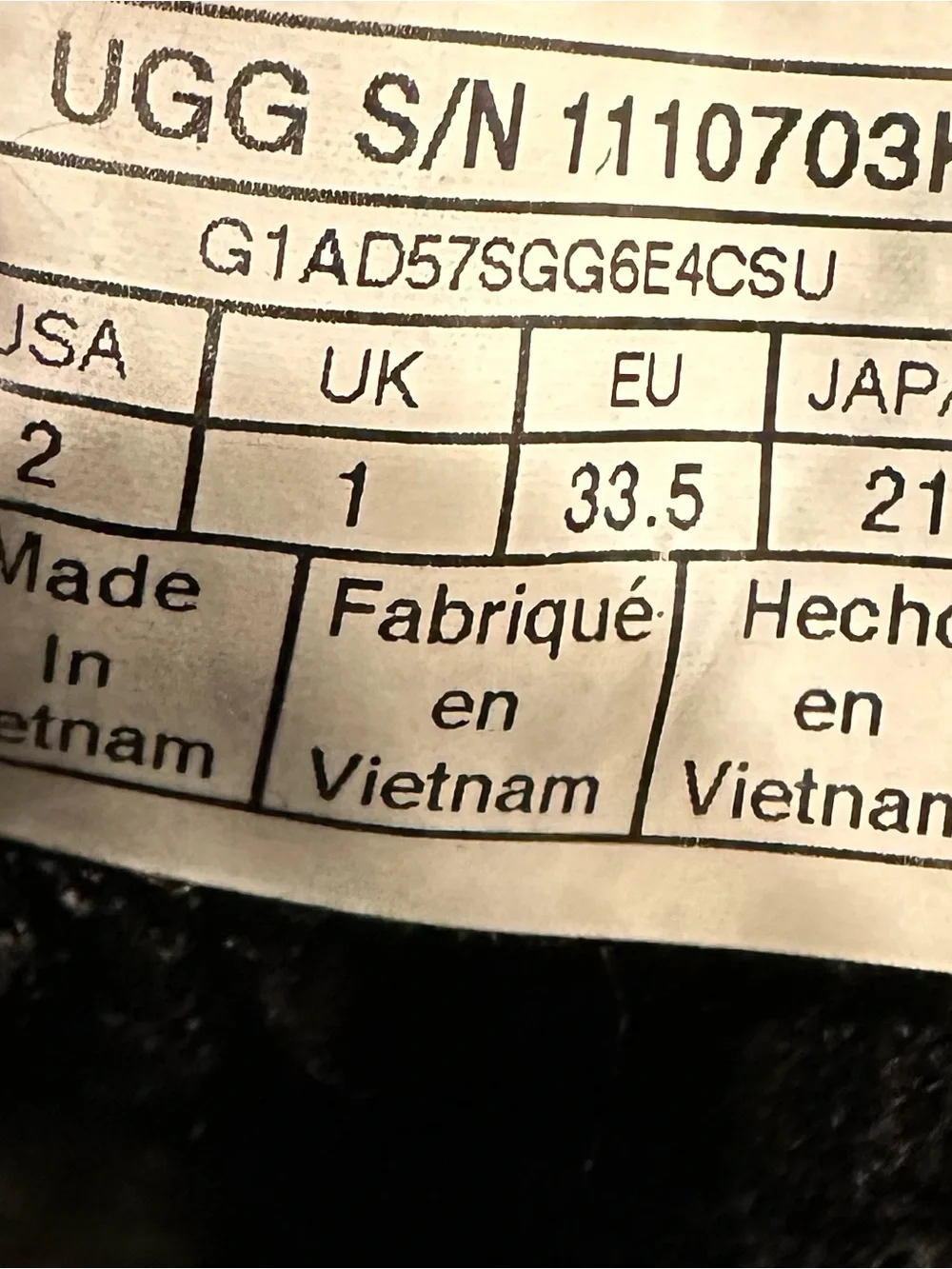 UGG Black Label Interior Size Tag Detail kids size 2